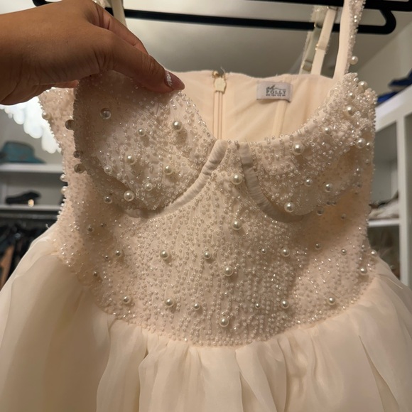 Oh Polly - Pearl beaded white tulle bridal dress - Picture 4 of 4